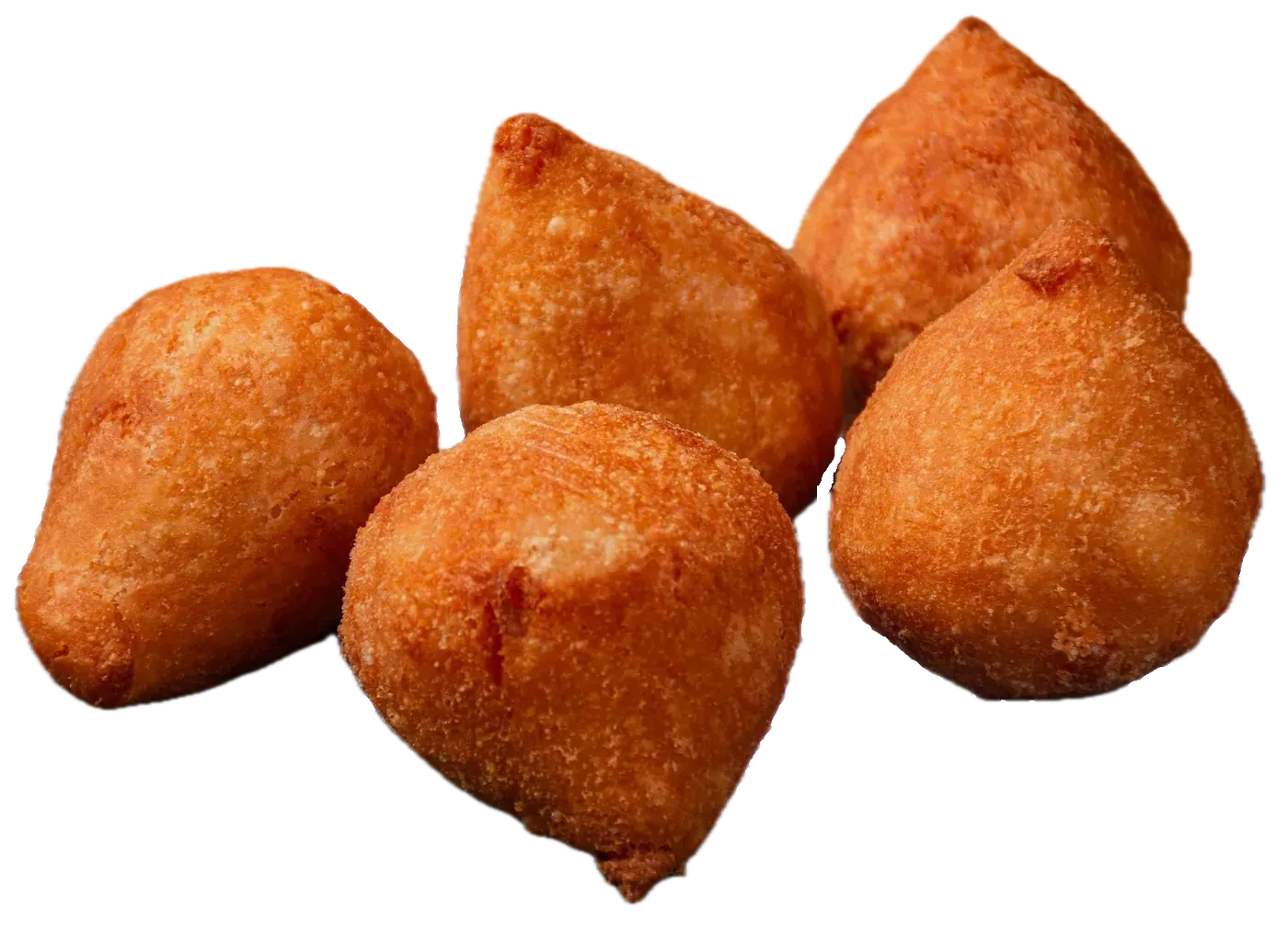 Cinco coxinhas de frango douradas, em forma de gota, com o bico para cima